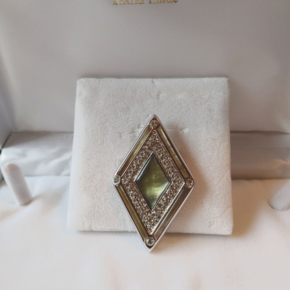 Mother of Pearl & Swarovski Pin